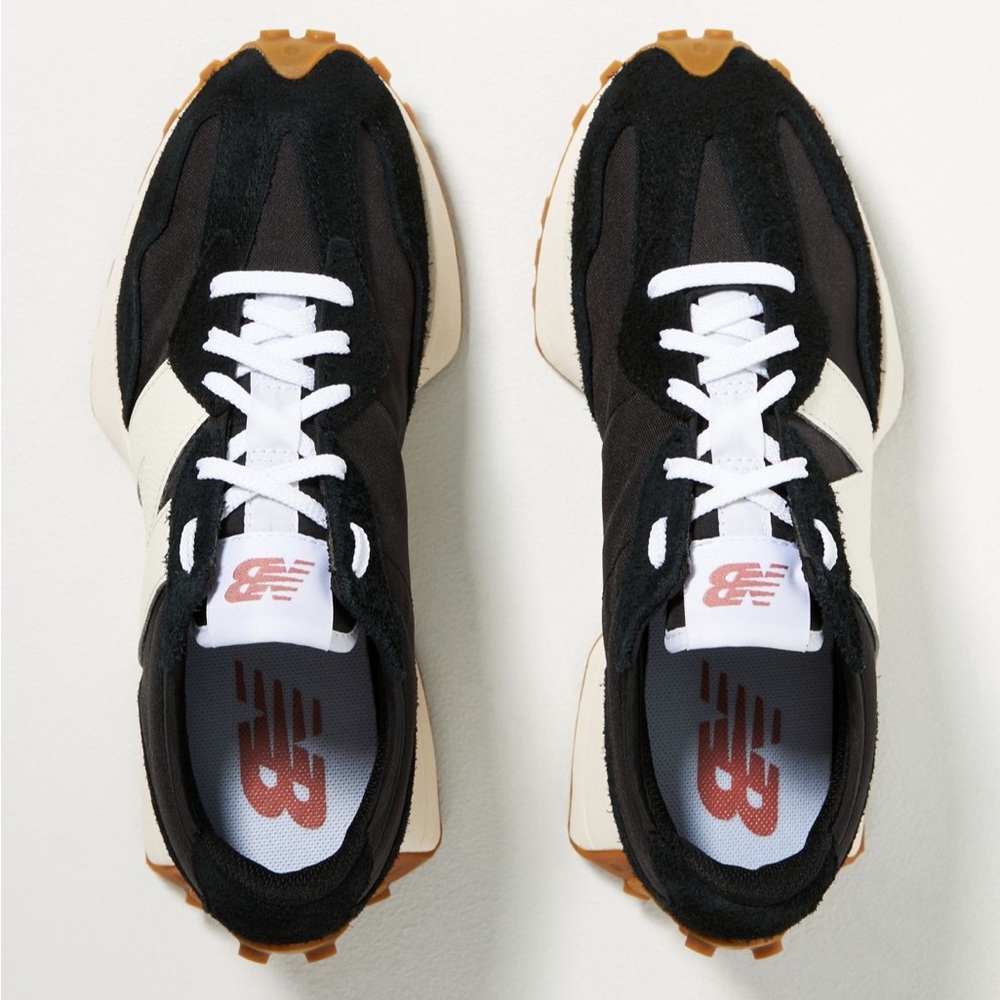 New Balance Retro 327 Black and White Athletic Shoes - 8 - Picture 4 of 12